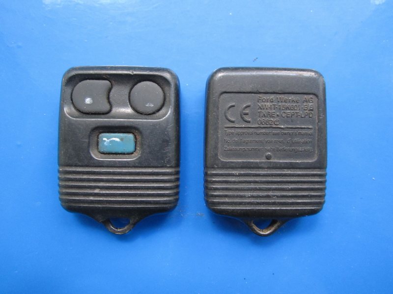 Cheie cu telecomanda Ford 3 butoane telecomanda 433 SH